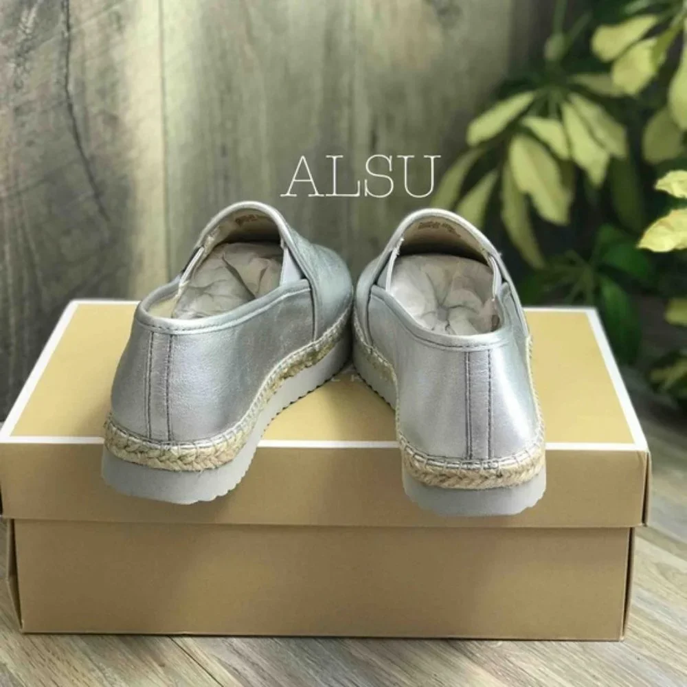 💖MEGA SALE💖🌿 NWT Michael Kors Hastings Slip On  7 Metallic Silver 40R8HTFP2M